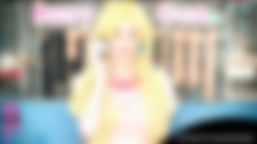 Prinzessin peach cosplay - peach telefoniert mit mario und während sie mit ihm spricht, betrügt sie bowsers großen schwanz, da er viel größer und besser ist als seiner. Peach legt auf und fickt bowser.