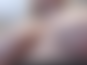 In diesem video necke ich dich mit meinen natürlichen großen titten und spiele mit meinen brustwarzen. Heißes video für tittenliebhaber.